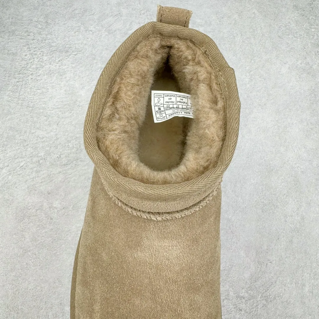 Pick up locally💰520 UGG 5092 Zhou Dongyu Mini thick-soled autumn and winter sheep fur integrated snow boots. All shoes are made from the same factory as ZP. Longfeng A-grade Australian imported sheep fur integrated women's boots. Brand OEM production line. Fully follow the ZP process. OEM original pattern maker. Adhering to the principle of no original shoes and no development selection. Pay attention to every detail. The most authentic version on the market. TREADLITE "Light Wing" technology outsole. Lightweight/durable/flexible/pile size: 35 36 37 38 39 40 Coding: by2936090